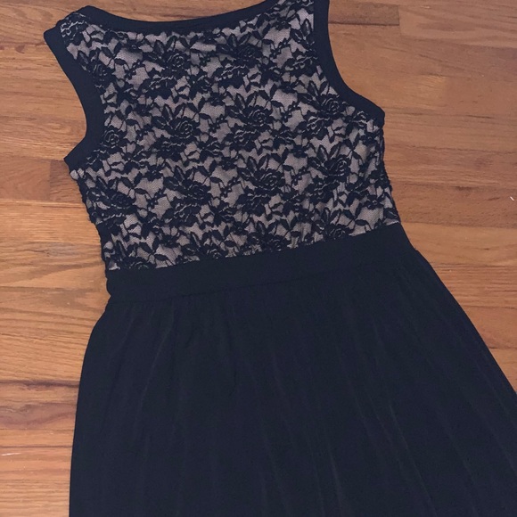 Lacey Black Long Dress - Picture 8 of 9